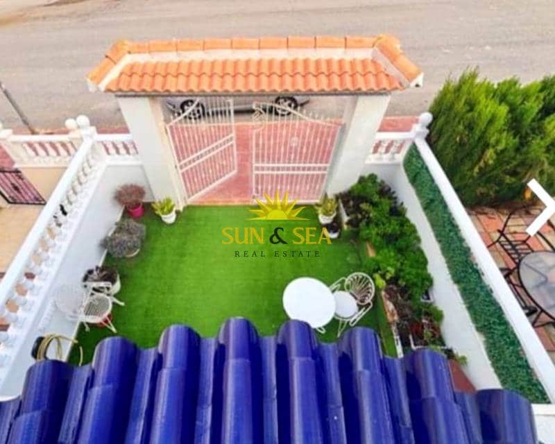 Chalet de 3 habitaciones en Benijófar en venta - 189.995 € (Ref: 9401071)