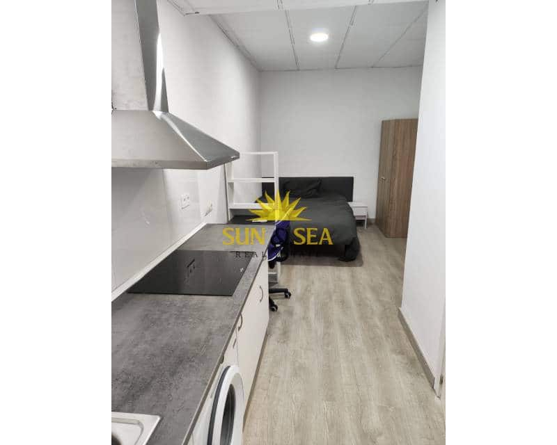 1 bedroom Studio for rent in Alicante / Alacant city - € 650 (Ref: 9401072)