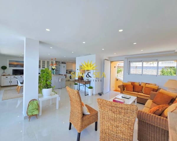 Appartement de 3 chambres à louer à La Manga del Mar Menor avec piscine garage - 2 800 € (Ref: 9401074)