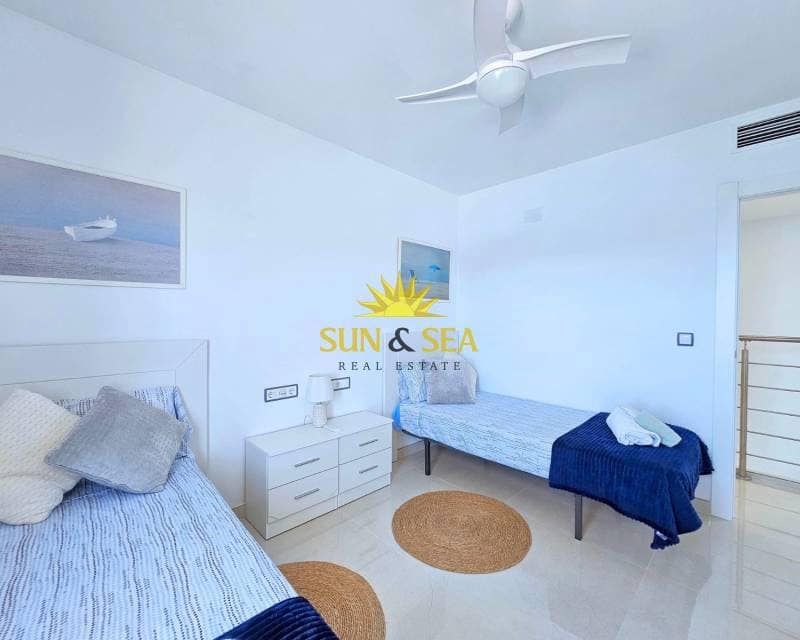 3 sypialnia Apartament do wynajęcia w La Manga del Mar Menor z basenem garażem - 2 800 € (Ref: 9401074)