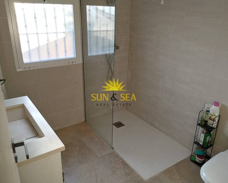 3 makuuhuone Huvila vuokrattavana paikassa Elche / Elx - 1 400 € (Ref: 9401782)