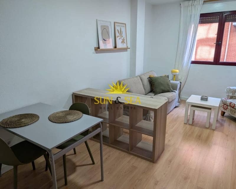 1 soveværelse Lejlighed til leje i Murcia by - € 750 (Ref: 9402626)