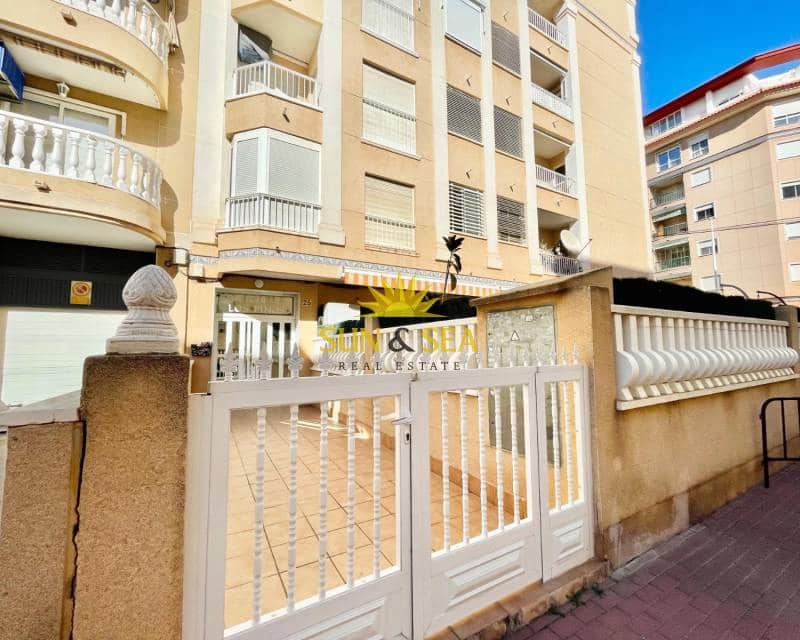 2 soveværelse Lejlighed til leje i Guardamar del Segura - € 700 (Ref: 9402628)