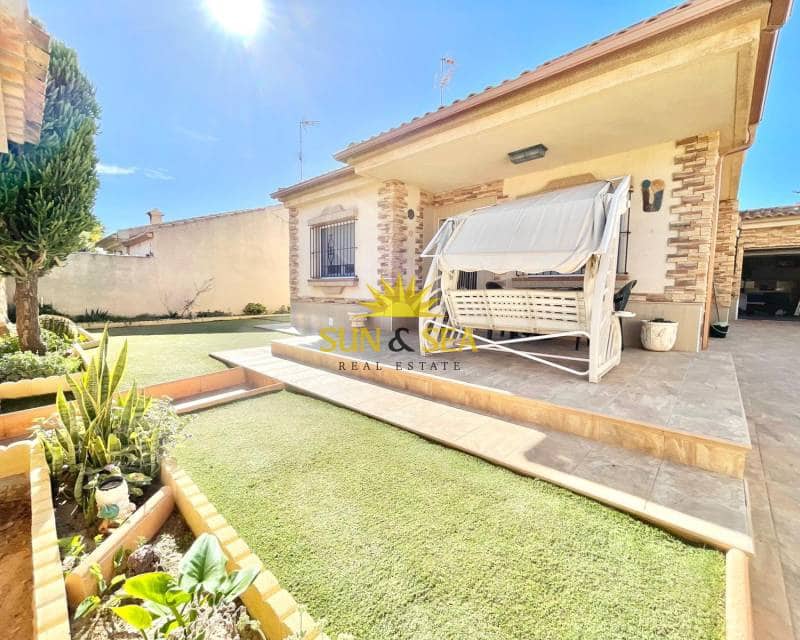 3 makuuhuone Huvila myytävänä paikassa Santiago de la Ribera mukana 
autotalli - 450 000 € (Ref: 9402630)