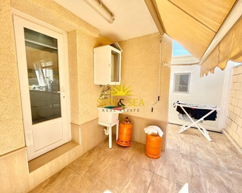 3 makuuhuone Huvila myytävänä paikassa Santiago de la Ribera mukana 
autotalli - 450 000 € (Ref: 9402630)