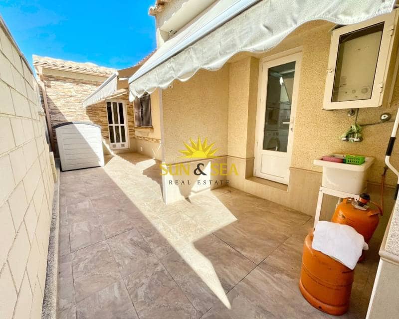 3 makuuhuone Huvila myytävänä paikassa Santiago de la Ribera mukana 
autotalli - 450 000 € (Ref: 9402630)