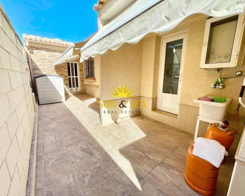 3 makuuhuone Huvila myytävänä paikassa Santiago de la Ribera mukana 
autotalli - 450 000 € (Ref: 9402630)