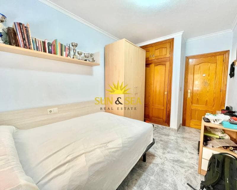 3 makuuhuone Huvila myytävänä paikassa Santiago de la Ribera mukana 
autotalli - 450 000 € (Ref: 9402630)