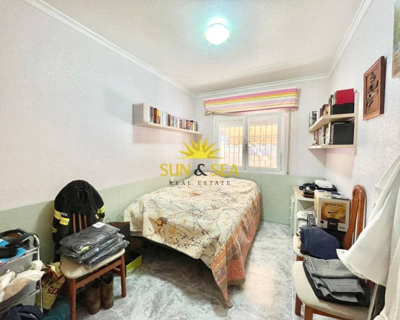 3 makuuhuone Huvila myytävänä paikassa Santiago de la Ribera mukana 
autotalli - 450 000 € (Ref: 9402630)