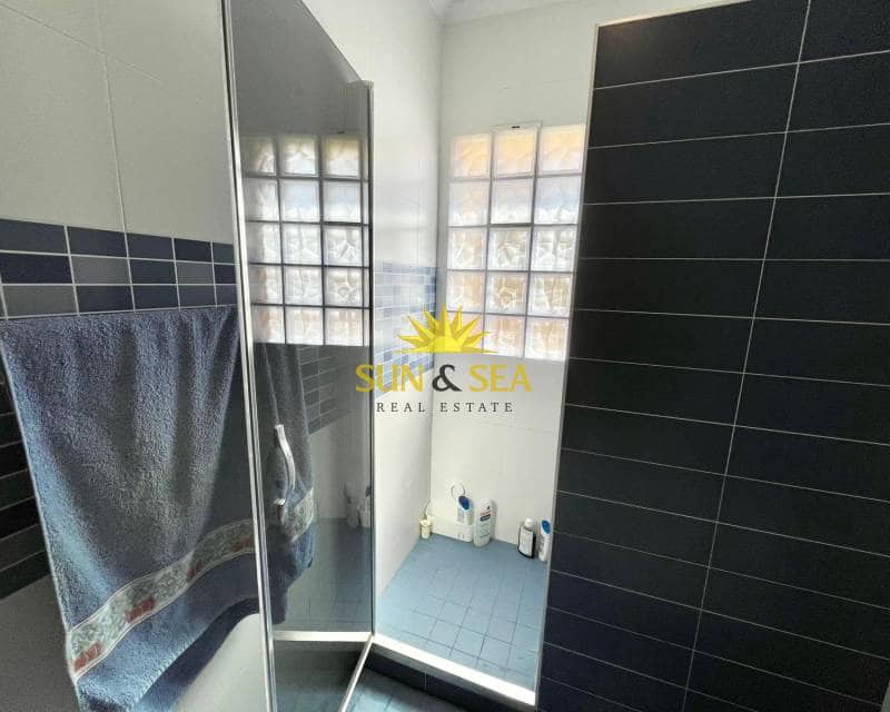 3 makuuhuone Huvila myytävänä paikassa Santiago de la Ribera mukana 
autotalli - 450 000 € (Ref: 9402630)