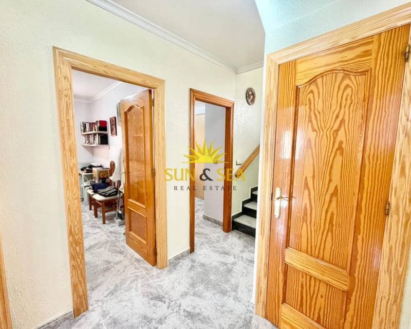 3 makuuhuone Huvila myytävänä paikassa Santiago de la Ribera mukana 
autotalli - 450 000 € (Ref: 9402630)