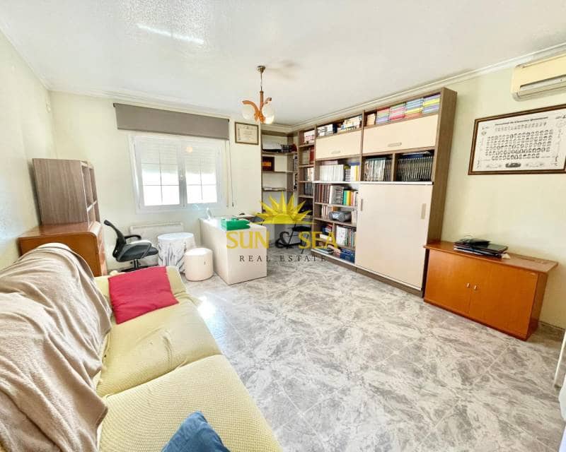 3 makuuhuone Huvila myytävänä paikassa Santiago de la Ribera mukana 
autotalli - 450 000 € (Ref: 9402630)