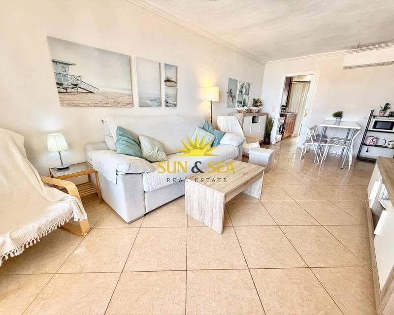 Apartamento de 1 habitación en La Manga del Mar Menor en alquiler con piscina - 700 € (Ref: 9404696)