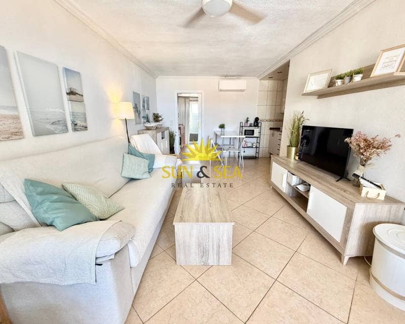 Apartamento de 1 habitación en La Manga del Mar Menor en alquiler con piscina - 700 € (Ref: 9404696)