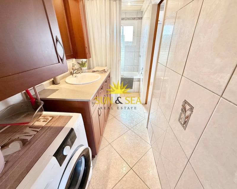 Apartamento de 1 habitación en La Manga del Mar Menor en alquiler con piscina - 700 € (Ref: 9404696)