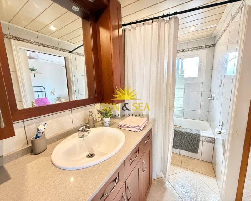 Apartamento de 1 habitación en La Manga del Mar Menor en alquiler con piscina - 700 € (Ref: 9404696)