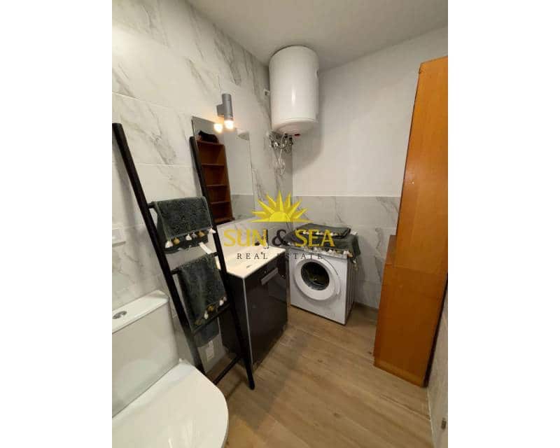 1 soveværelse Lejlighed til leje i Murcia by - € 850 (Ref: 9404697)