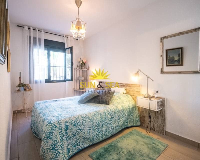 2 soverom Leilighet til leie i La Mata - € 890 (Ref: 9404703)