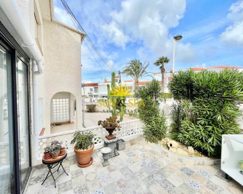 2 soverom Leilighet til leie i La Mata - € 890 (Ref: 9404703)