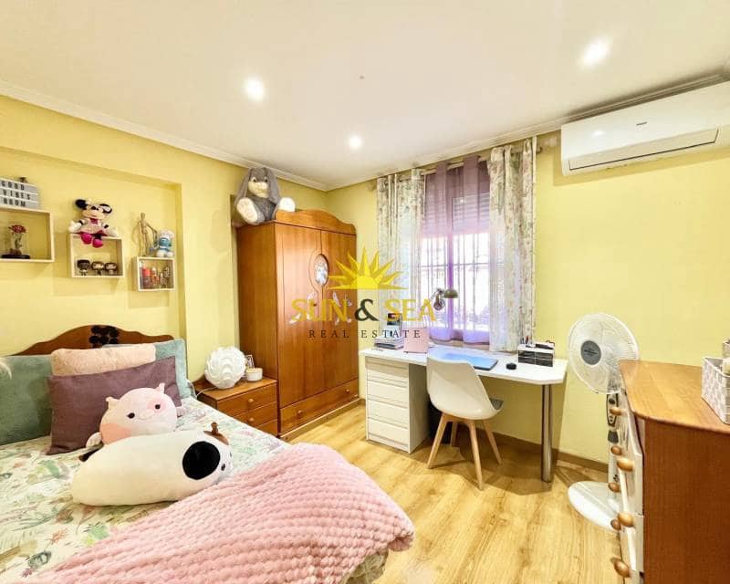 3 Zimmer Villa zu verkaufen in Santa Pola - 290.000 € (Ref: 9405769)