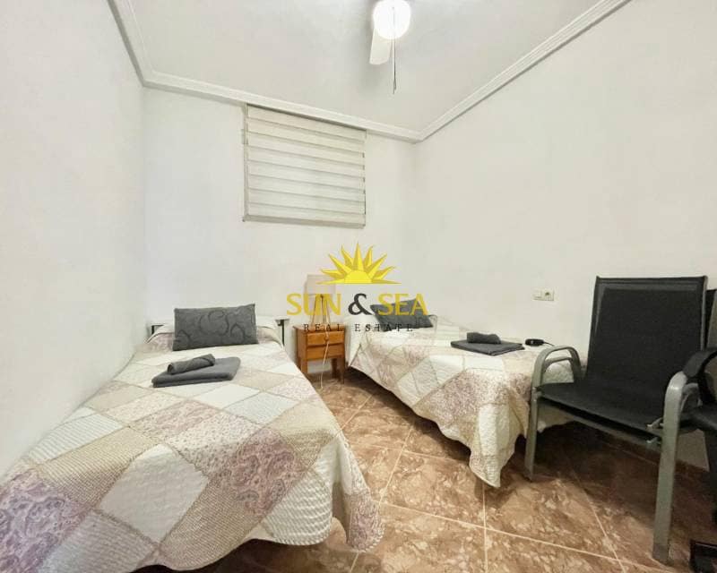 2 slaapkamer Appartement te huur in Torrevieja - € 600 (Ref: 9409408)