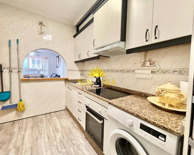 2 slaapkamer Appartement te huur in Torrevieja - € 600 (Ref: 9409408)