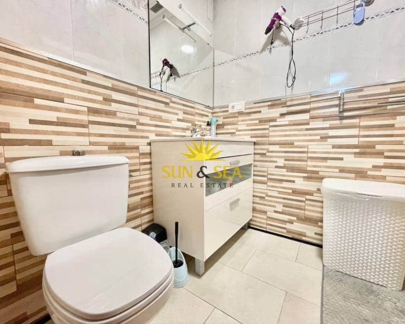 2 slaapkamer Appartement te huur in Torrevieja - € 600 (Ref: 9409408)