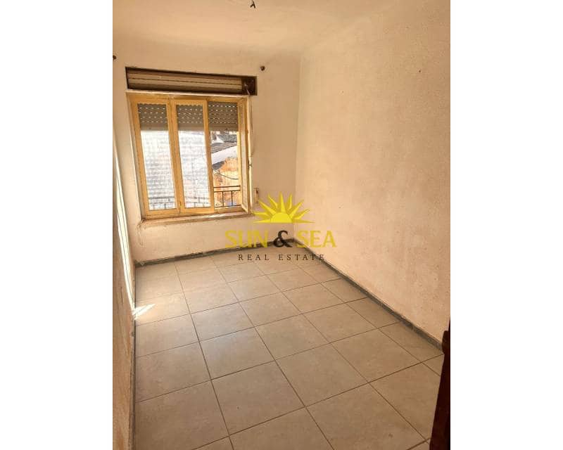 3 soveværelse Lejlighed til salg i Alicante by - € 51.900 (Ref: 9410247)