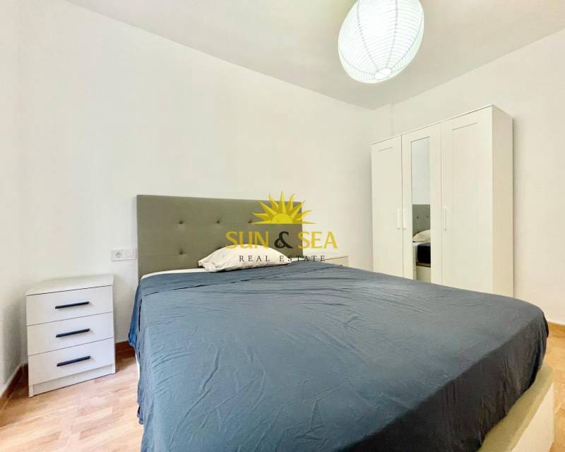 3 bedroom Apartment for rent in Alicante / Alacant city - € 1,000 (Ref: 9410248)