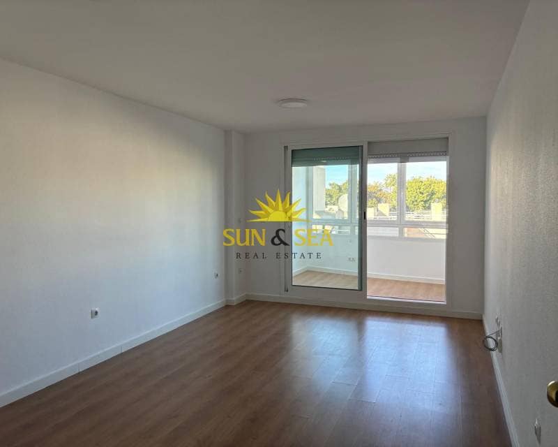 2 soveværelse Lejlighed til leje i Playa de San Juan med swimmingpool garage - € 1.200 (Ref: 9412836)