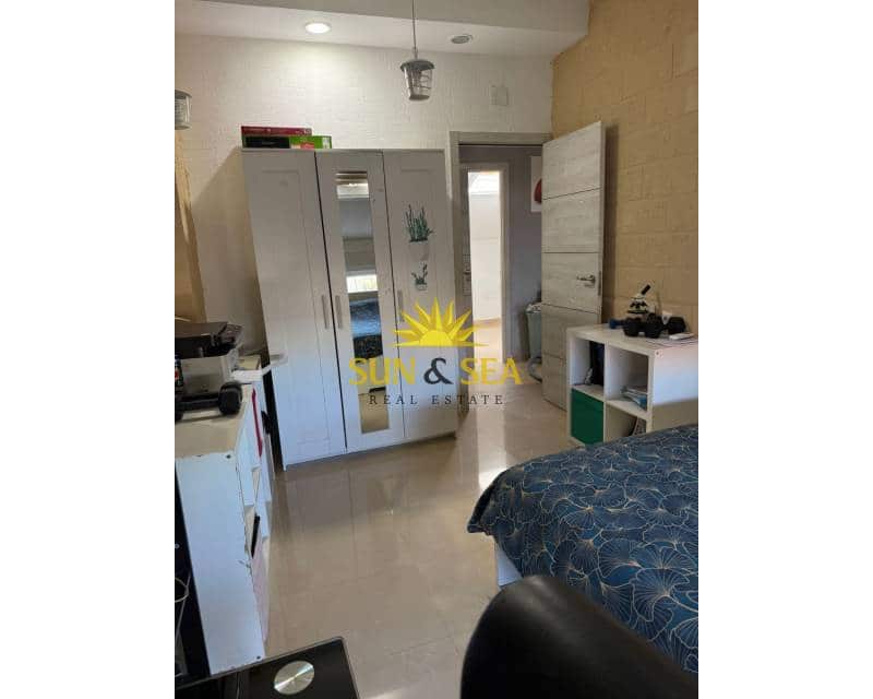 5 slaapkamer Villa te huur in La Mata met garage - € 1.600 (Ref: 9414538)