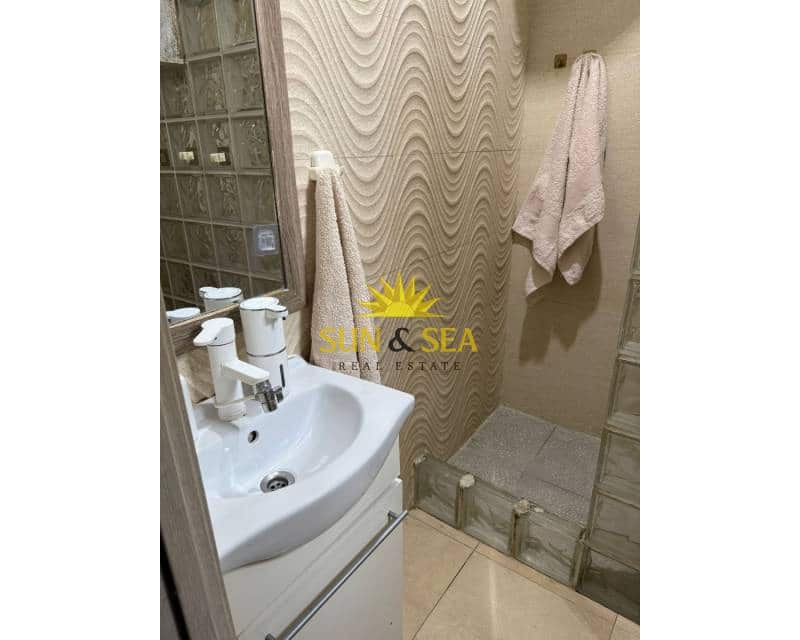 5 slaapkamer Villa te huur in La Mata met garage - € 1.600 (Ref: 9414538)