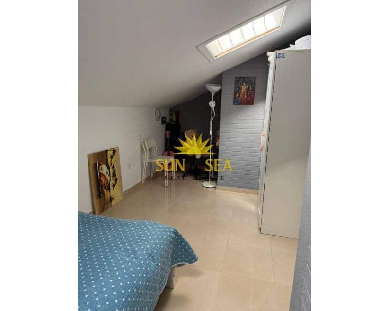 5 slaapkamer Villa te huur in La Mata met garage - € 1.600 (Ref: 9414538)