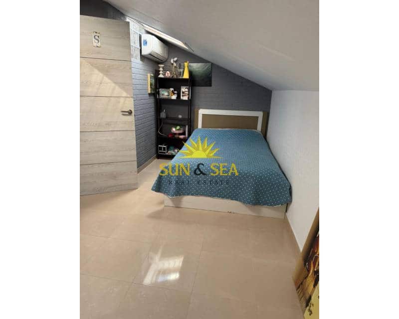 5 slaapkamer Villa te huur in La Mata met garage - € 1.600 (Ref: 9414538)