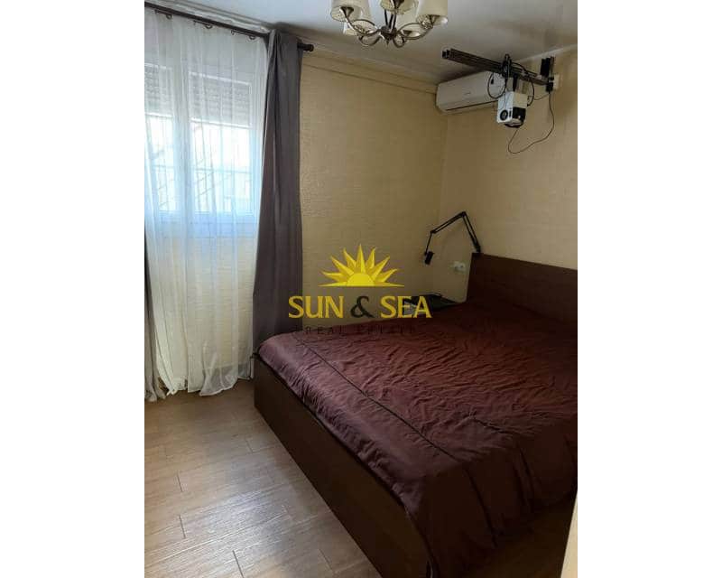 5 slaapkamer Villa te huur in La Mata met garage - € 1.600 (Ref: 9414538)