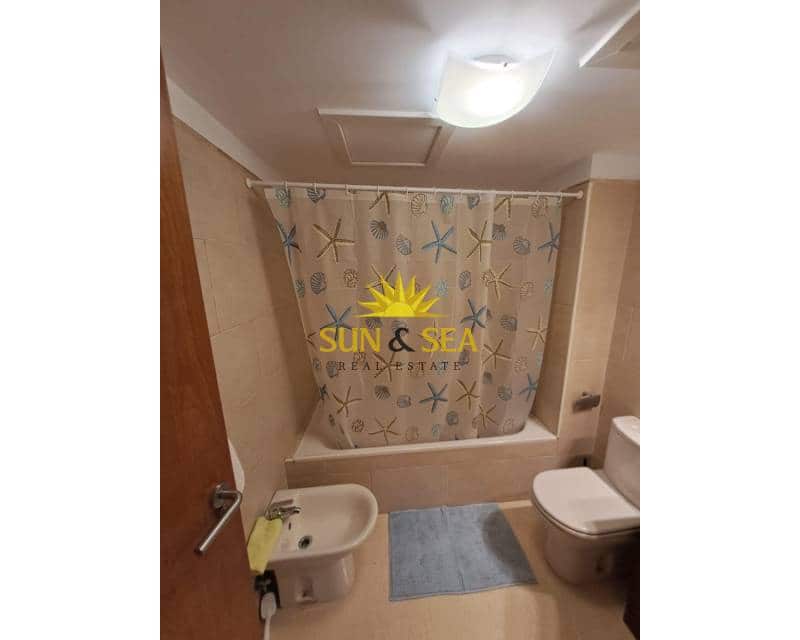 1 sovrum Lägenhet att hyra i La Manga del Mar Menor med pool - 700 € (Ref: 9414539)