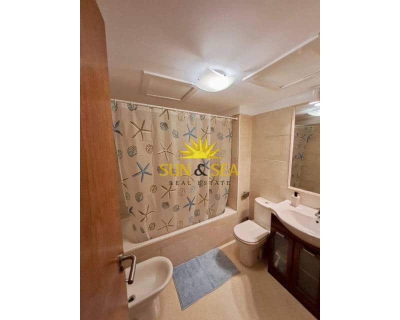 1 sovrum Lägenhet att hyra i La Manga del Mar Menor med pool - 700 € (Ref: 9414539)