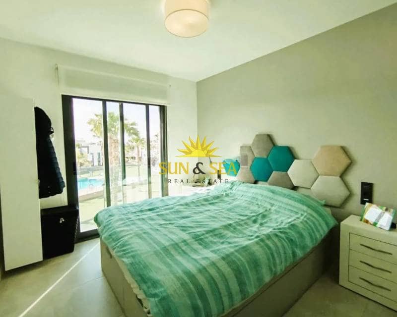 2 bedroom Apartment for rent in Guardamar del Segura with pool - € 2,000 (Ref: 9420515)