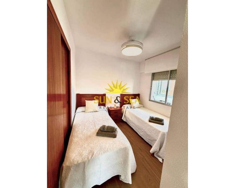 2 quarto Apartamento para arrendar em Orihuela Costa com piscina garagem - 900 € (Ref: 9421702)