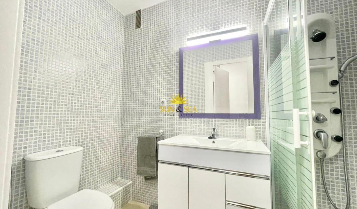 2 bedroom Apartment for rent in Orihuela Costa with pool garage - € 900 (Ref: 9421702)