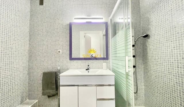 2 Zimmer Apartment zu vermieten in Punta Prima, Orihuela mit Pool Garage - 900 € (Ref: 9421702)
