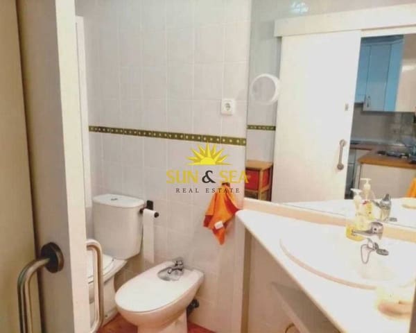 Appartement de 2 chambres à louer à La Manga del Mar Menor avec piscine - 850 € (Ref: 9421709)