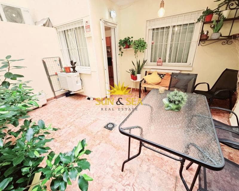 1 makuuhuone Ranta-asunto myytävänä paikassa Torrevieja - 100 000 € (Ref: 9421710)