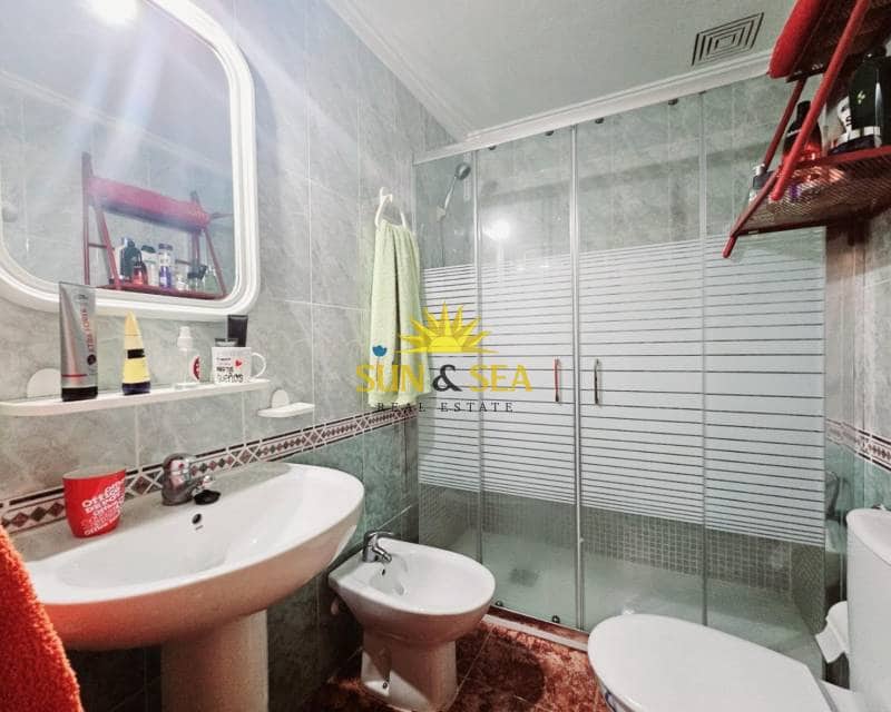 1 makuuhuone Ranta-asunto myytävänä paikassa Torrevieja - 100 000 € (Ref: 9421710)