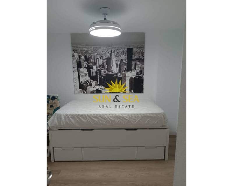 2 quarto Apartamento para arrendar em Playa Honda com piscina garagem - 750 € (Ref: 9425819)