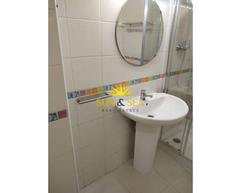 1 soveværelse Lejlighed til leje i Murcia by med garage - € 750 (Ref: 9426615)