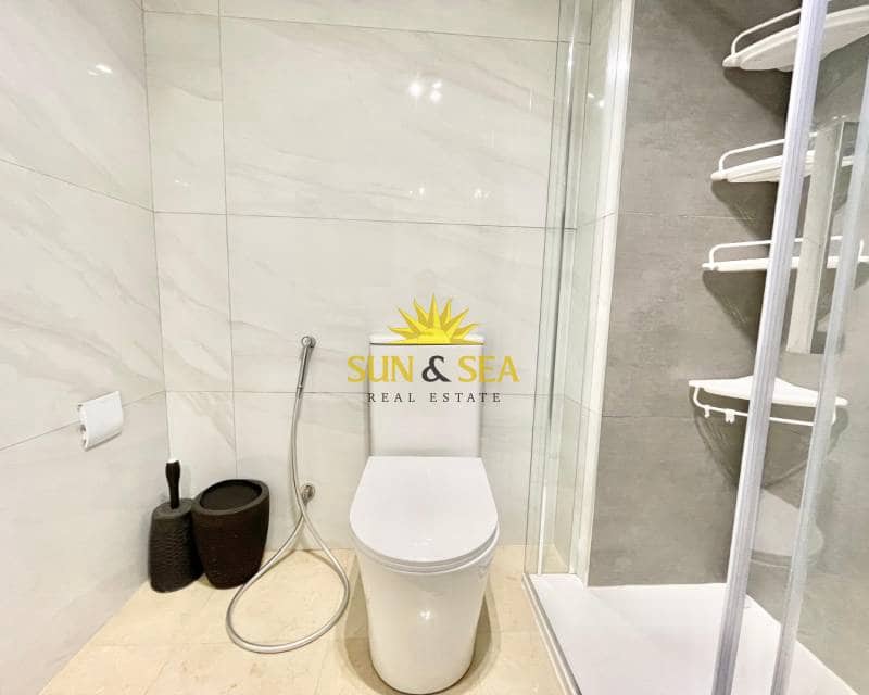 3 sovrum Lägenhet att hyra i Torrevieja - 1 300 € (Ref: 9428712)