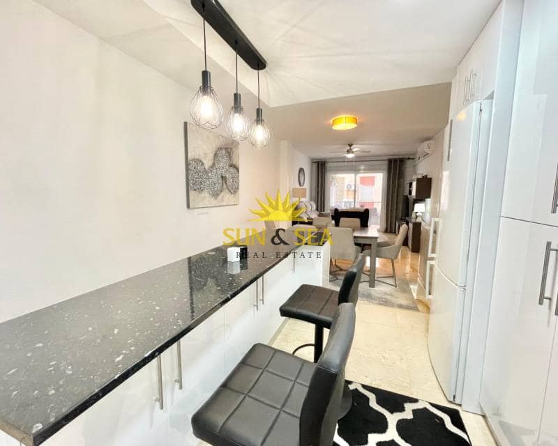 3 sovrum Lägenhet att hyra i Torrevieja - 1 300 € (Ref: 9428712)