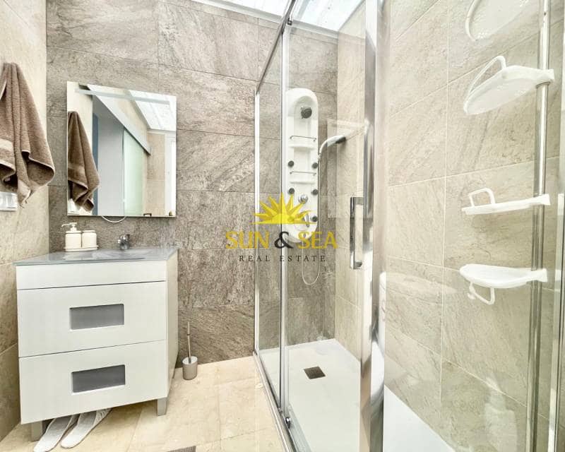 3 sovrum Lägenhet att hyra i Torrevieja - 1 300 € (Ref: 9428712)