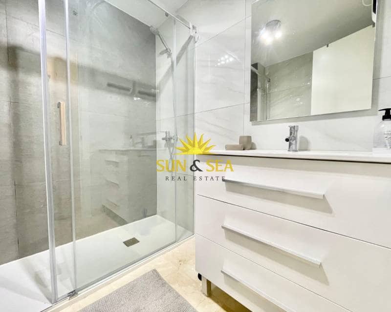 3 sovrum Lägenhet att hyra i Torrevieja - 1 300 € (Ref: 9428712)